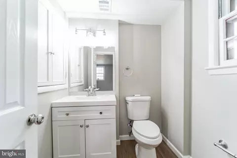 Bath - 11104 Easecrest Dr, Silver Spring, MD 20902 photo 4 of 4