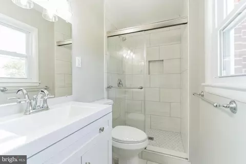 Bath - 11104 Easecrest Dr, Silver Spring, MD 20902 photo 3 of 4