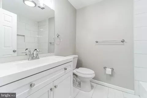 Bath - 11104 Easecrest Dr, Silver Spring, MD 20902 photo 1 of 4