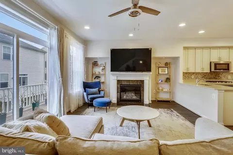 Living - 3525 Landing Way, Silver Spring, MD 20906 photo 2 of 4