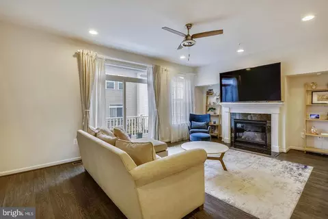 Living - 3525 Landing Way, Silver Spring, MD 20906 photo 3 of 4