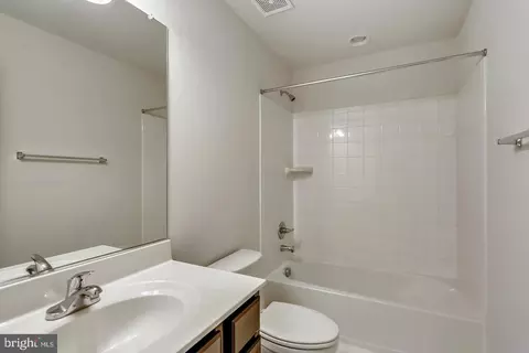 Bath - 3525 Landing Way, Silver Spring, MD 20906 photo 2 of 4