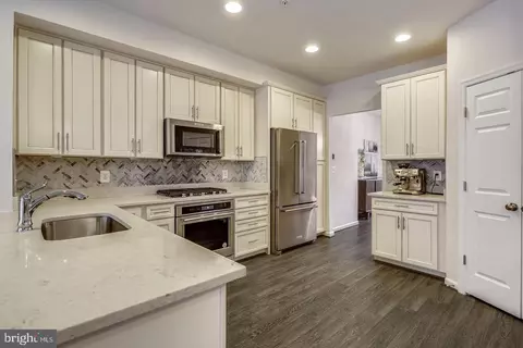 Kitchen - 3525 Landing Way, Silver Spring, MD 20906 photo 5 of 5