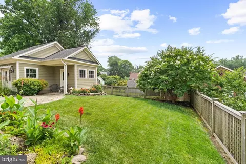 2028 Lanier Dr, Silver Spring, MD 20910 photo 4