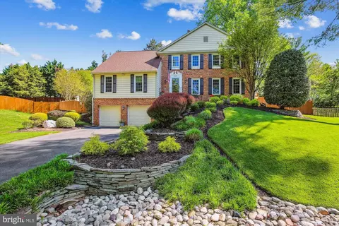 9205 Pavonia Ct, Potomac, MD 20854