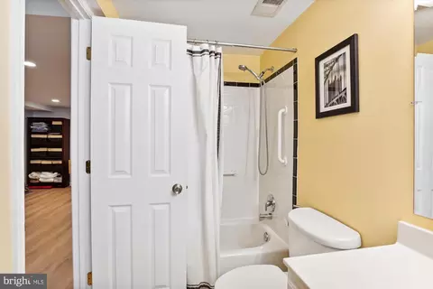 Bath - 9203 Summit Rd, Silver Spring, MD 20910 photo 5 of 5