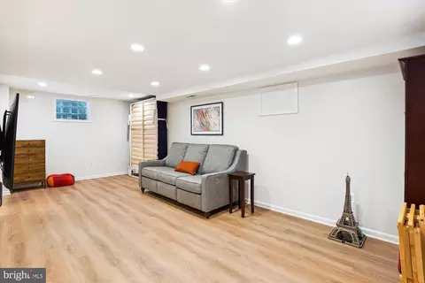 Living - 9203 Summit Rd, Silver Spring, MD 20910 photo 4 of 5