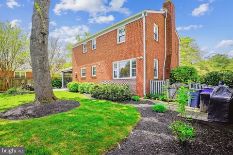 Exterior - 9203 Summit Rd, Silver Spring, MD 20910 photo 2 of 11
