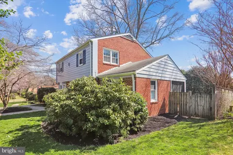 Exterior - 9203 Summit Rd, Silver Spring, MD 20910 photo 10 of 11
