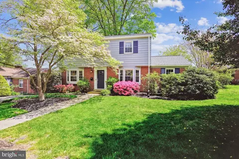 Exterior - 9203 Summit Rd, Silver Spring, MD 20910 photo 5 of 11