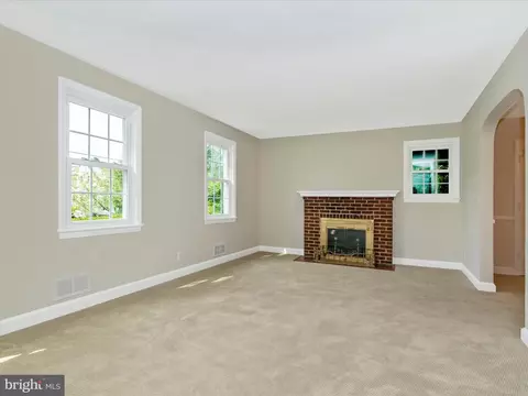 Living - 217 Indian Spring Dr, Silver Spring, MD 20901 photo 2 of 4