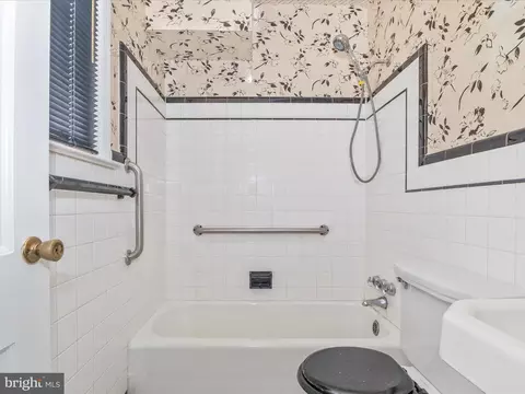 Bath - 217 Indian Spring Dr, Silver Spring, MD 20901 photo 2 of 4