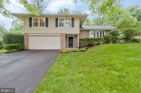 16511 Grande Vista Dr, Derwood, MD 20855