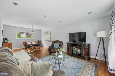 Living - 12706 Rigdale Ter, Silver Spring, MD 20904 photo 2 of 6