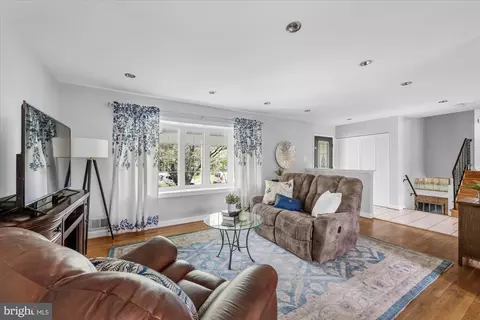 Living - 12706 Rigdale Ter, Silver Spring, MD 20904 photo 4 of 6