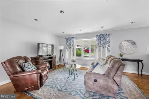 Living - 12706 Rigdale Ter, Silver Spring, MD 20904 photo 3 of 6