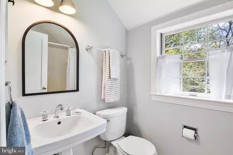 Bath - 9123 Sudbury Rd, Silver Spring, MD 20901 photo 2 of 4