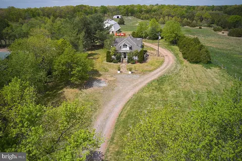 14710 Sugarland Rd, Poolesville, MD 20837 photo 3