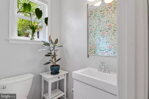Bath - 612 Ellsworth Dr, Silver Spring, MD 20910 photo 1 of 5