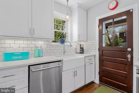 Kitchen - 612 Ellsworth Dr, Silver Spring, MD 20910 photo 2 of 3