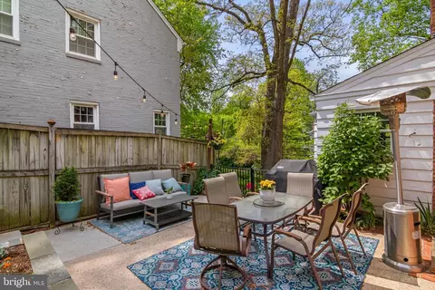 Exterior - 612 Ellsworth Dr, Silver Spring, MD 20910 photo 10 of 11