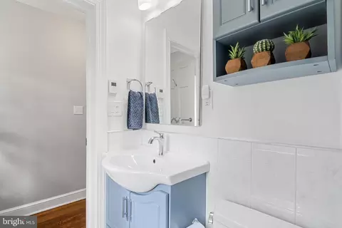 Bath - 612 Ellsworth Dr, Silver Spring, MD 20910 photo 3 of 5