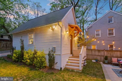 Exterior - 612 Ellsworth Dr, Silver Spring, MD 20910 photo 8 of 11