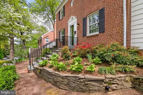 Exterior - 612 Ellsworth Dr, Silver Spring, MD 20910 photo 4 of 11