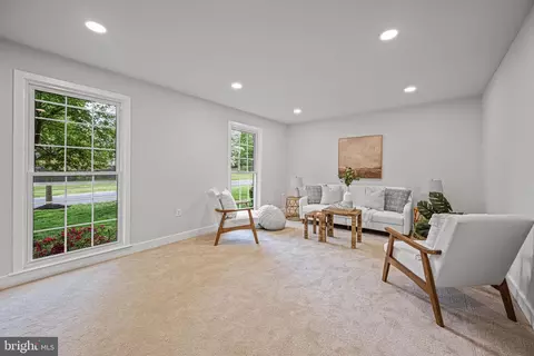 Living - 1517 Arbor View Rd, Silver Spring, MD 20902 photo 5 of 7