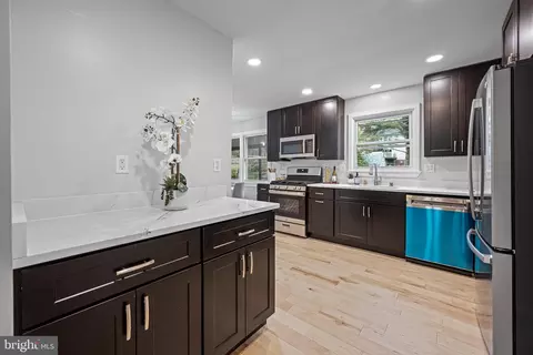 Bath - 1517 Arbor View Rd, Silver Spring, MD 20902 photo 1 of 7
