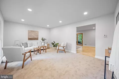 Living - 1517 Arbor View Rd, Silver Spring, MD 20902 photo 4 of 7