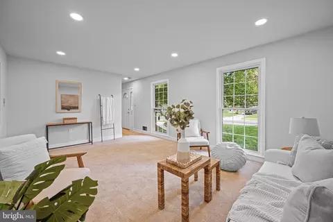 Living - 1517 Arbor View Rd, Silver Spring, MD 20902 photo 6 of 7