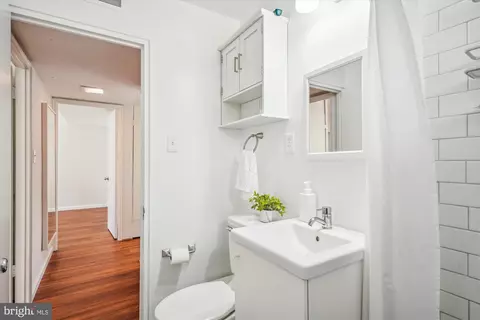 Bath - 9805 Dilston Rd, Silver Spring, MD 20903 photo 2 of 3