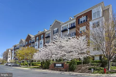 501 Hungerford Dr #143, Rockville, MD 20850