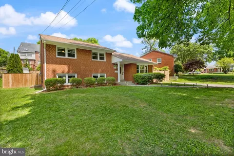 Exterior - 2203 Ellis St, Silver Spring, MD 20910 photo 2 of 7