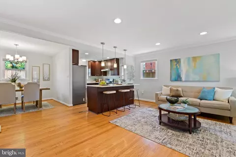 Living - 2203 Ellis St, Silver Spring, MD 20910 photo 2 of 7