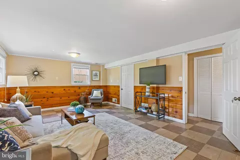 Living - 2203 Ellis St, Silver Spring, MD 20910 photo 6 of 7