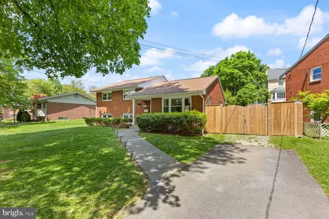 Exterior - 2203 Ellis St, Silver Spring, MD 20910 photo 3 of 7