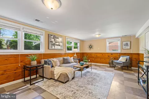Living - 2203 Ellis St, Silver Spring, MD 20910 photo 5 of 7