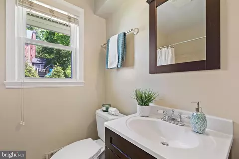 Bath - 2203 Ellis St, Silver Spring, MD 20910 photo 1 of 3