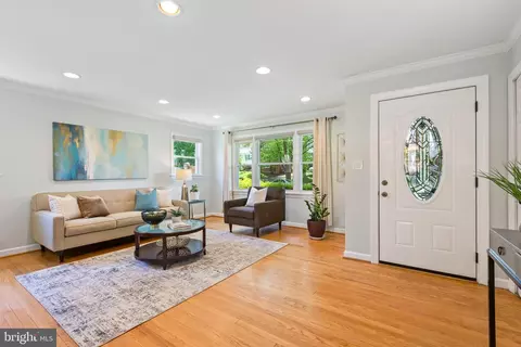 Living - 2203 Ellis St, Silver Spring, MD 20910 photo 3 of 7