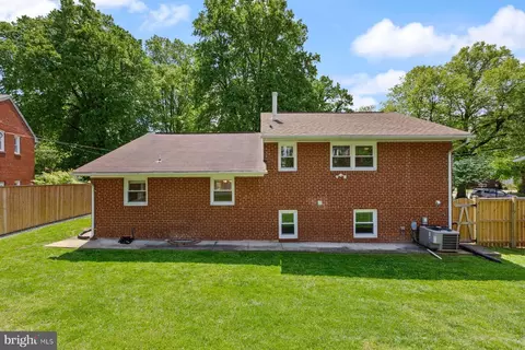 Exterior - 2203 Ellis St, Silver Spring, MD 20910 photo 6 of 7