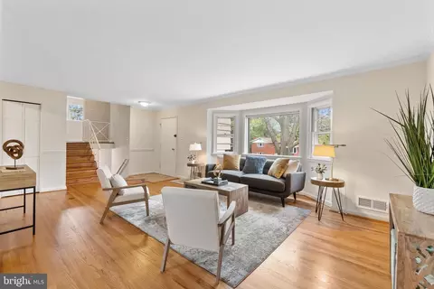 Living - 11804 Caplinger Rd, Silver Spring, MD 20904 photo 1 of 4
