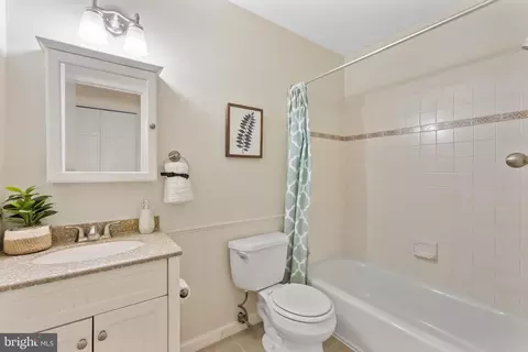 Bath - 11804 Caplinger Rd, Silver Spring, MD 20904 photo 3 of 3