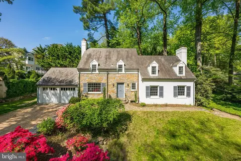 5221 Duvall Dr, Bethesda, MD 20816
