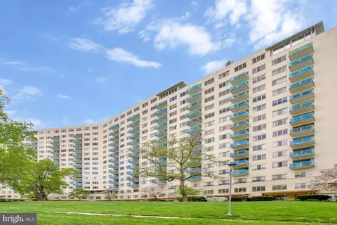10201 Grosvenor Pl #1017, Rockville, MD 20852