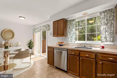 Kitchen - 2256 Wimbledon Cir, Silver Spring, MD 20906 photo 4 of 7