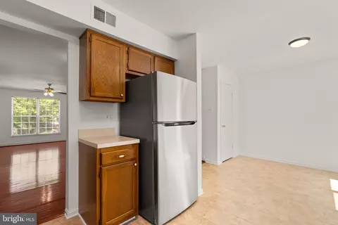 Kitchen - 2256 Wimbledon Cir, Silver Spring, MD 20906 photo 6 of 7