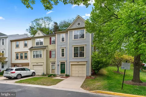 Exterior - 2256 Wimbledon Cir, Silver Spring, MD 20906 photo 2 of 15