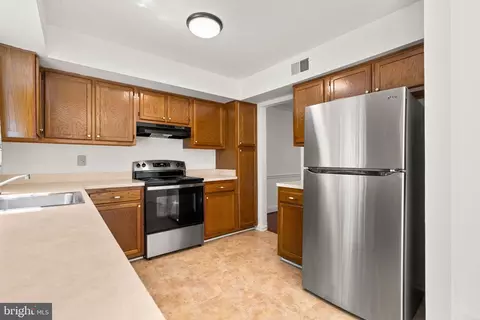 Kitchen - 2256 Wimbledon Cir, Silver Spring, MD 20906 photo 1 of 7